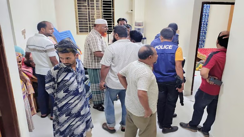 লক্ষ্মীপুরে ঘরে ঢুকে মা-মেয়েকে হ'ত্যা...