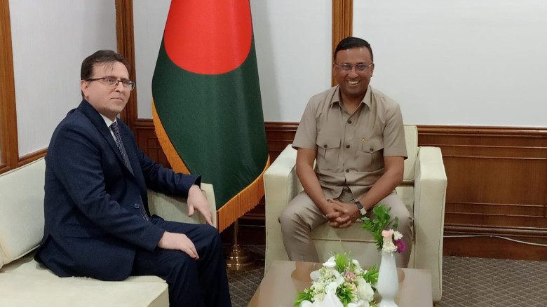 পররাষ্ট্র বিষয়ক উপদেষ্টা হুমায়ুন কবির-এর সঙ্গে ঢাকায় নিযুক
